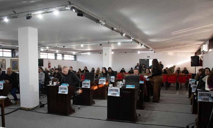 F. Varela – La doble vara política dijo “presente”, en el HCD varelense